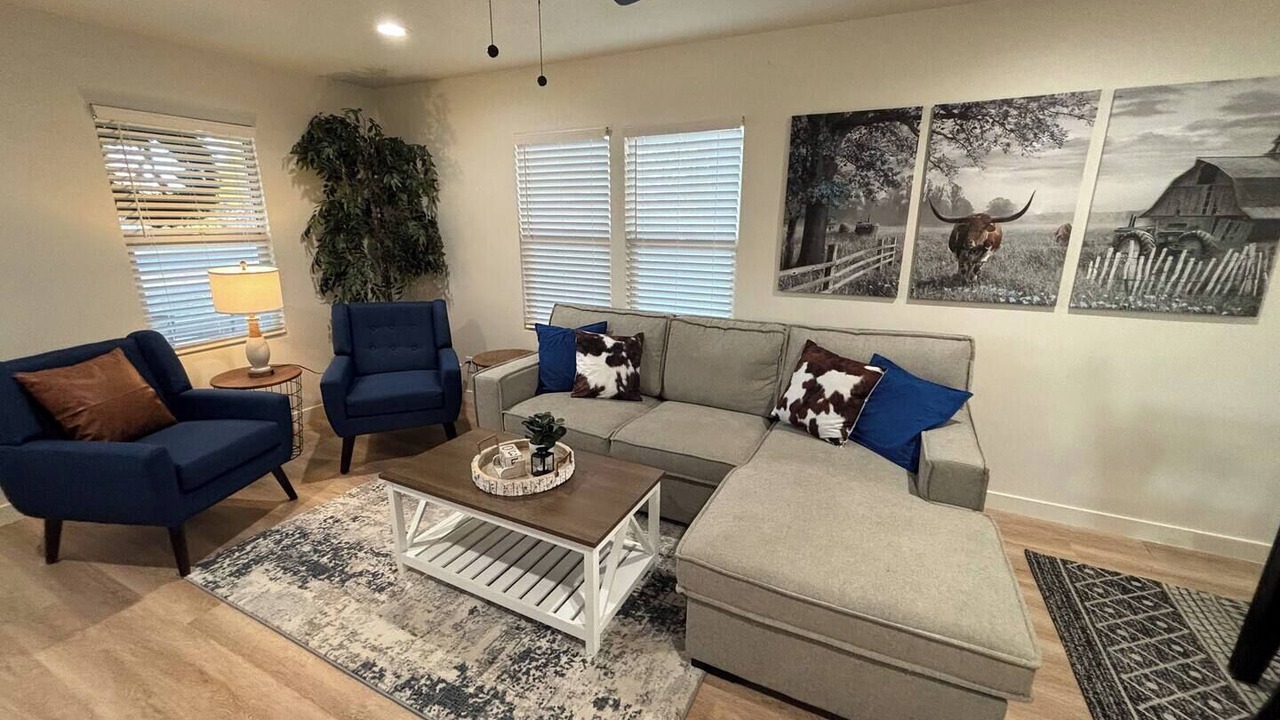 Photo of Livingroom in Fredonia