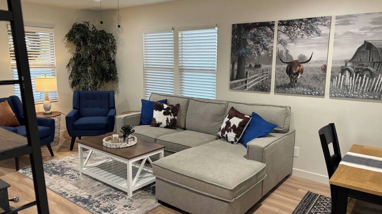 Photo of Livingroom in Fredonia
