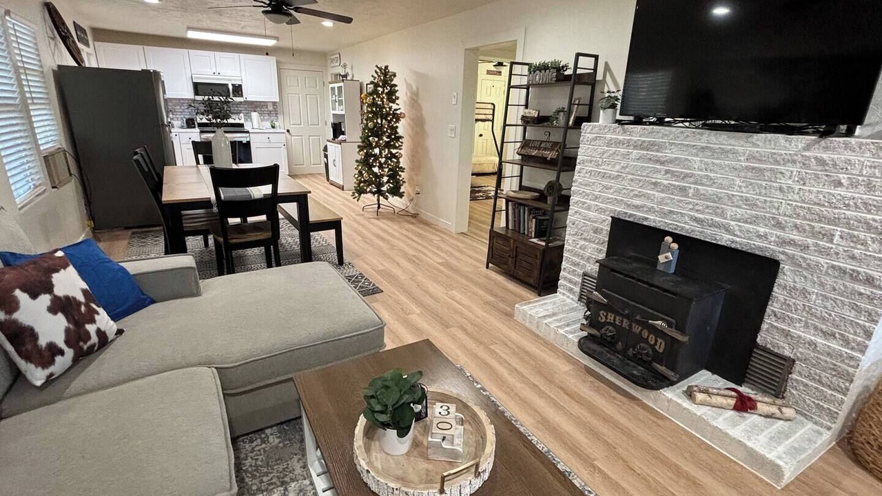 Photo of Livingroom in Fredonia