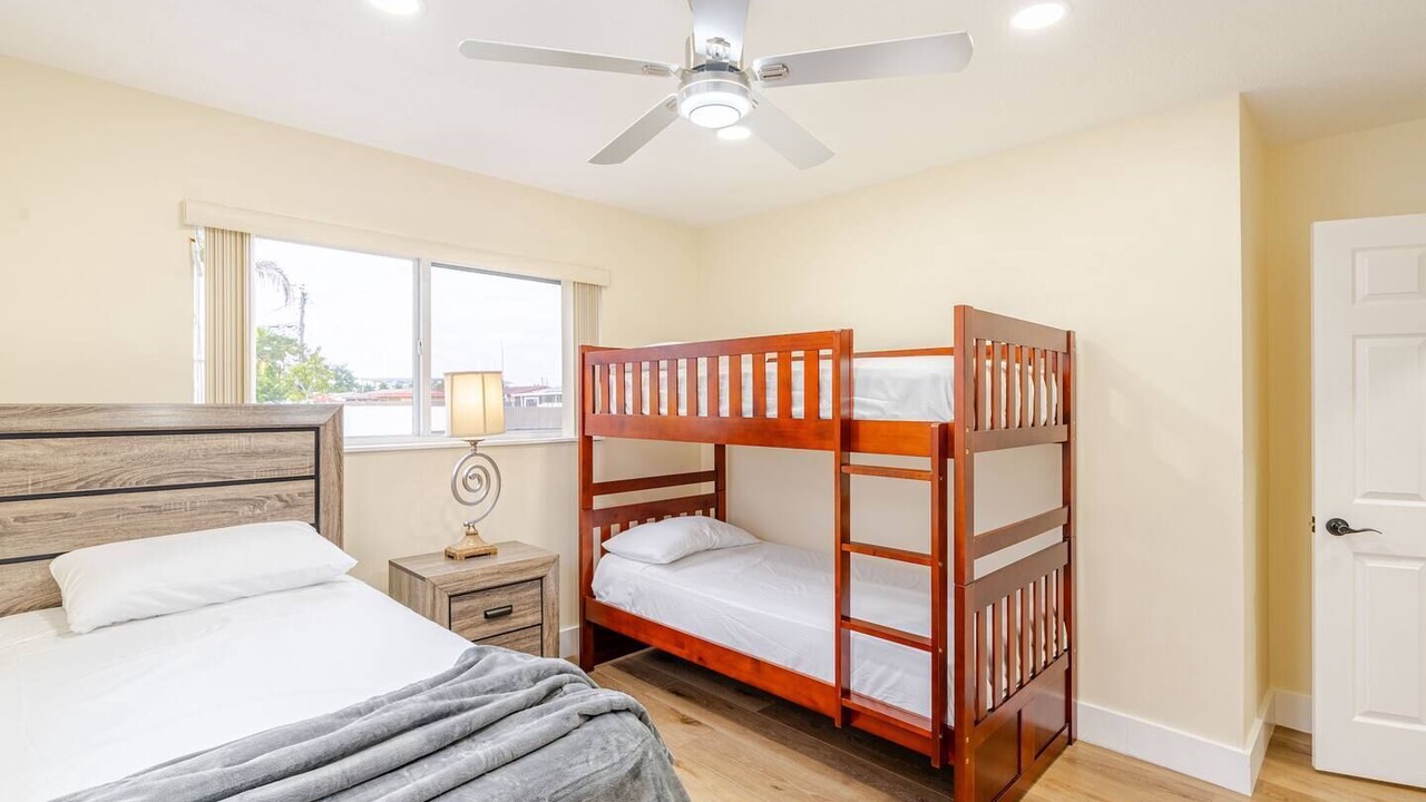 Photo of Bedroom in Miami Gardens