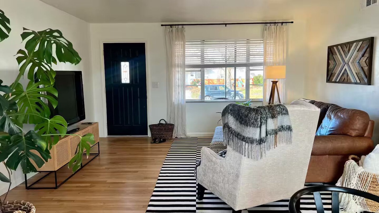 Photo of Livingroom in Bethany