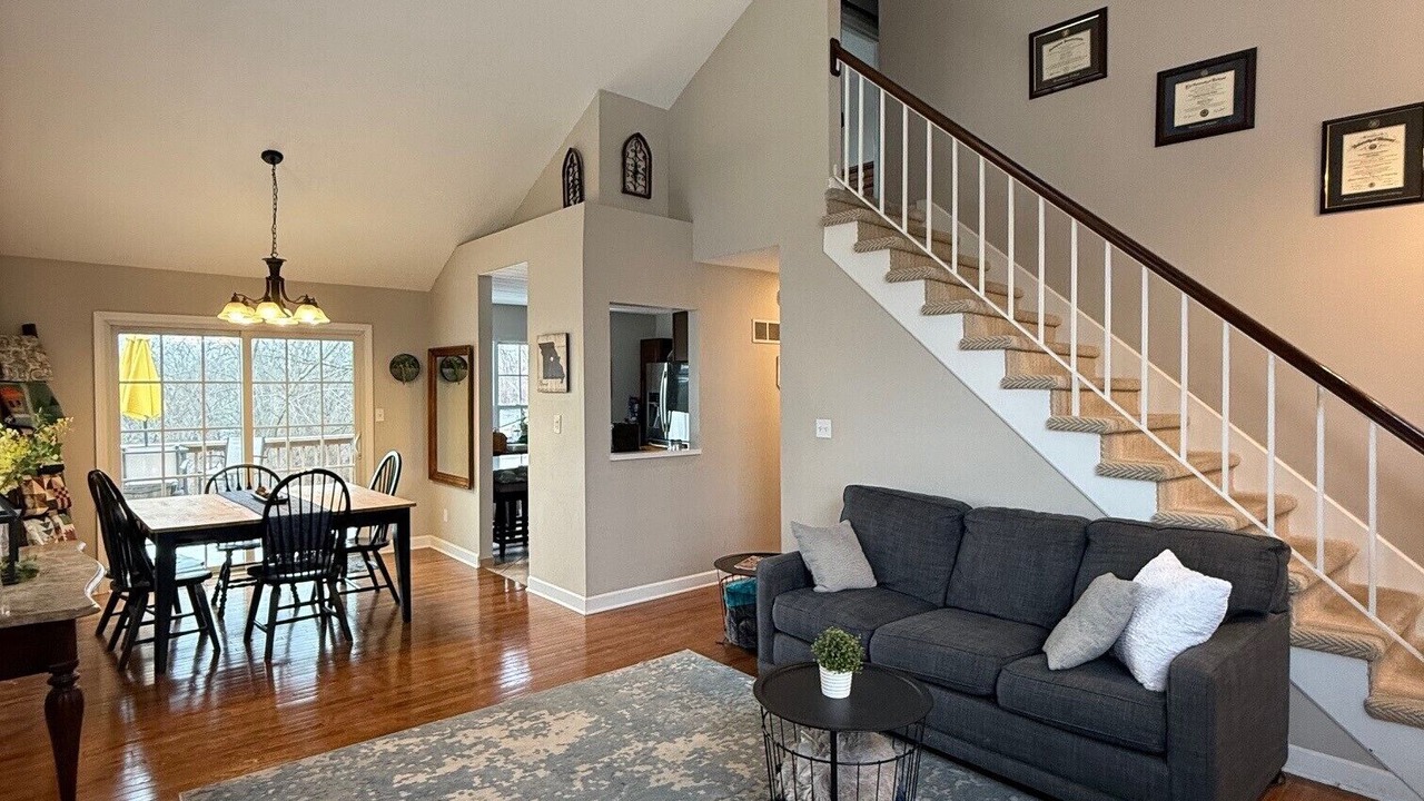 Photo of Livingroom in Blue Springs