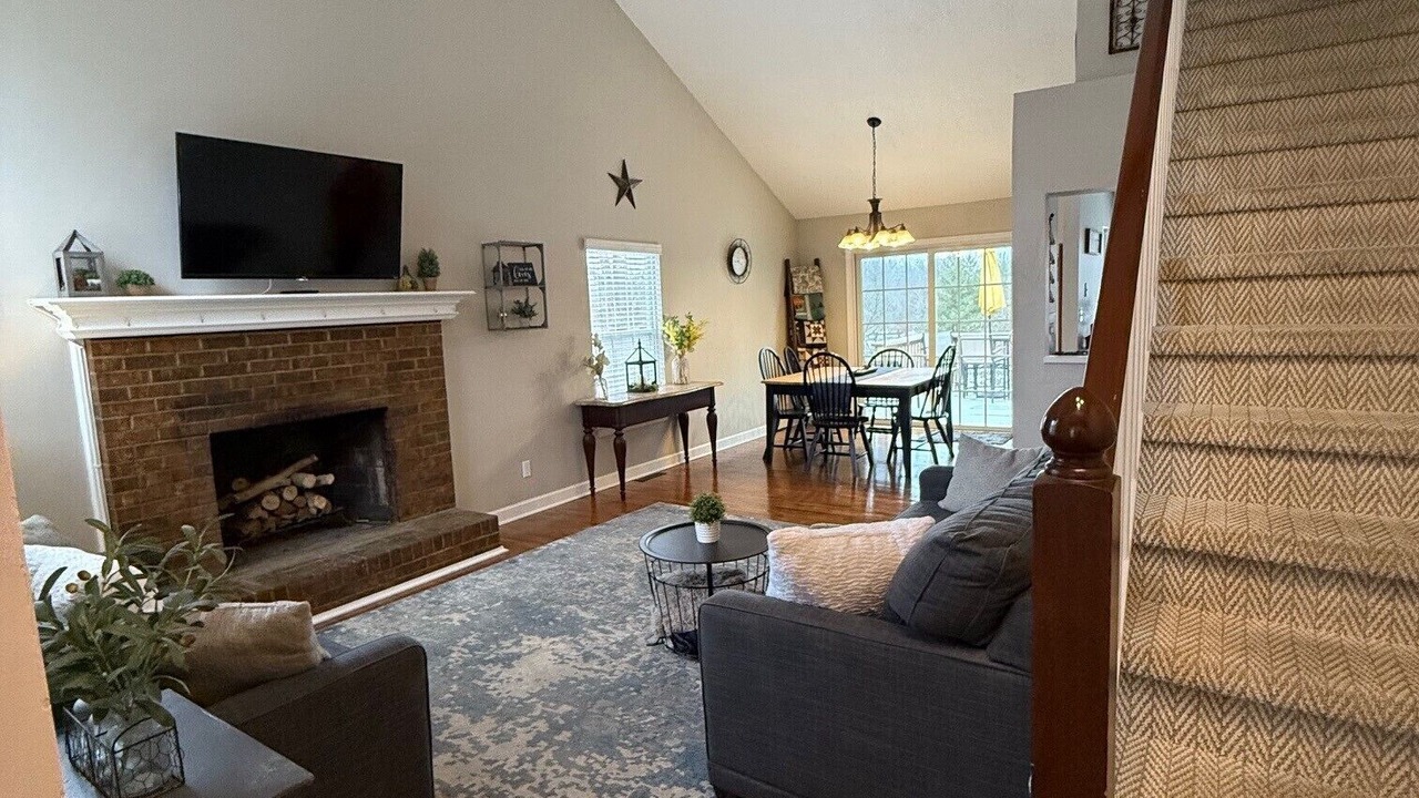 Photo of Livingroom in Blue Springs