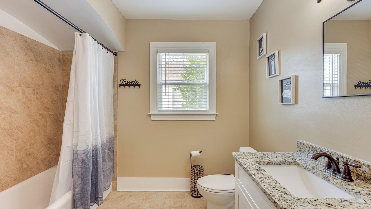 Photo of Bathroom in Uptown