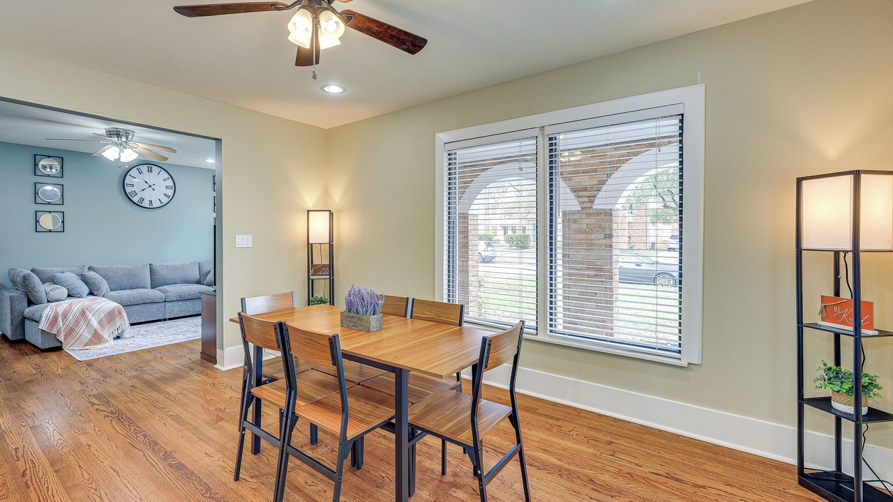 Photo of Livingroom in Uptown