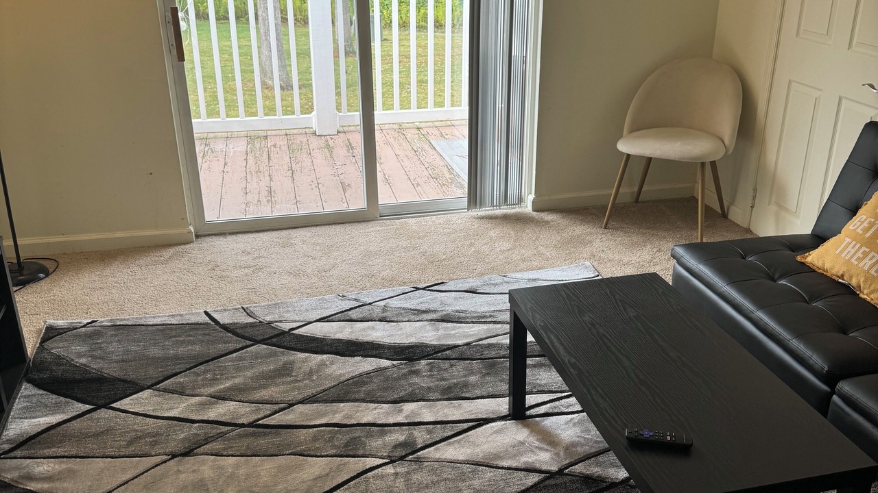 Photo of Livingroom in State College