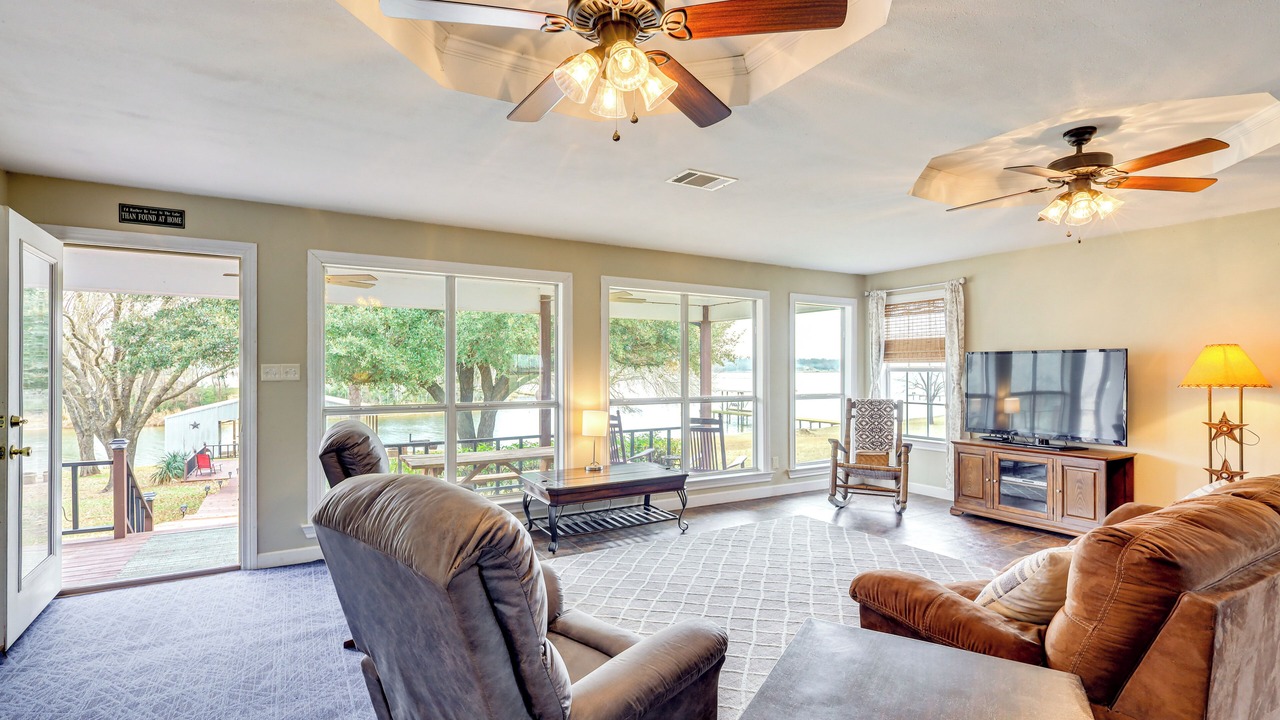 Photo of Livingroom in Jewett