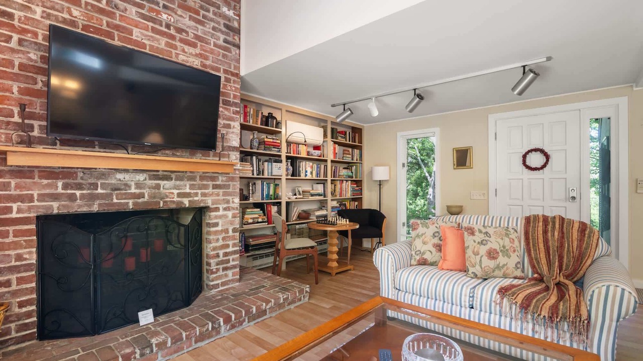 Photo of Livingroom in East Orleans