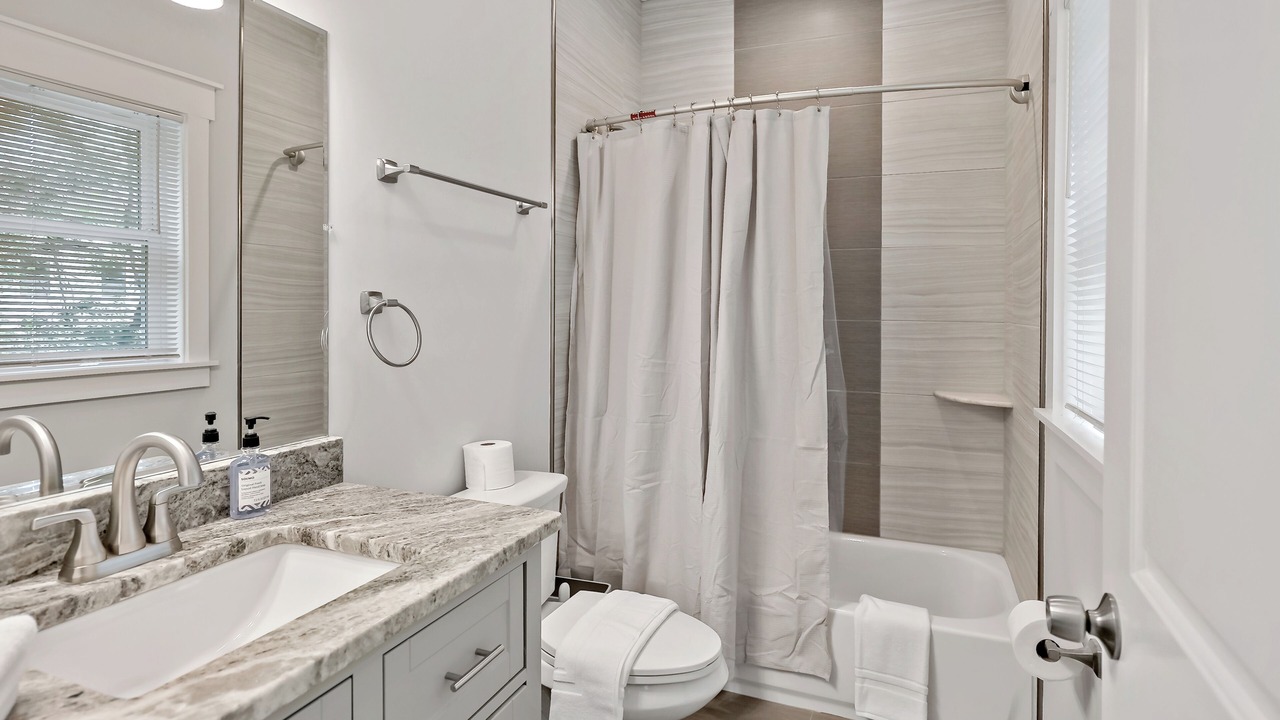 Photo of Bathroom in Baileys Crossroads