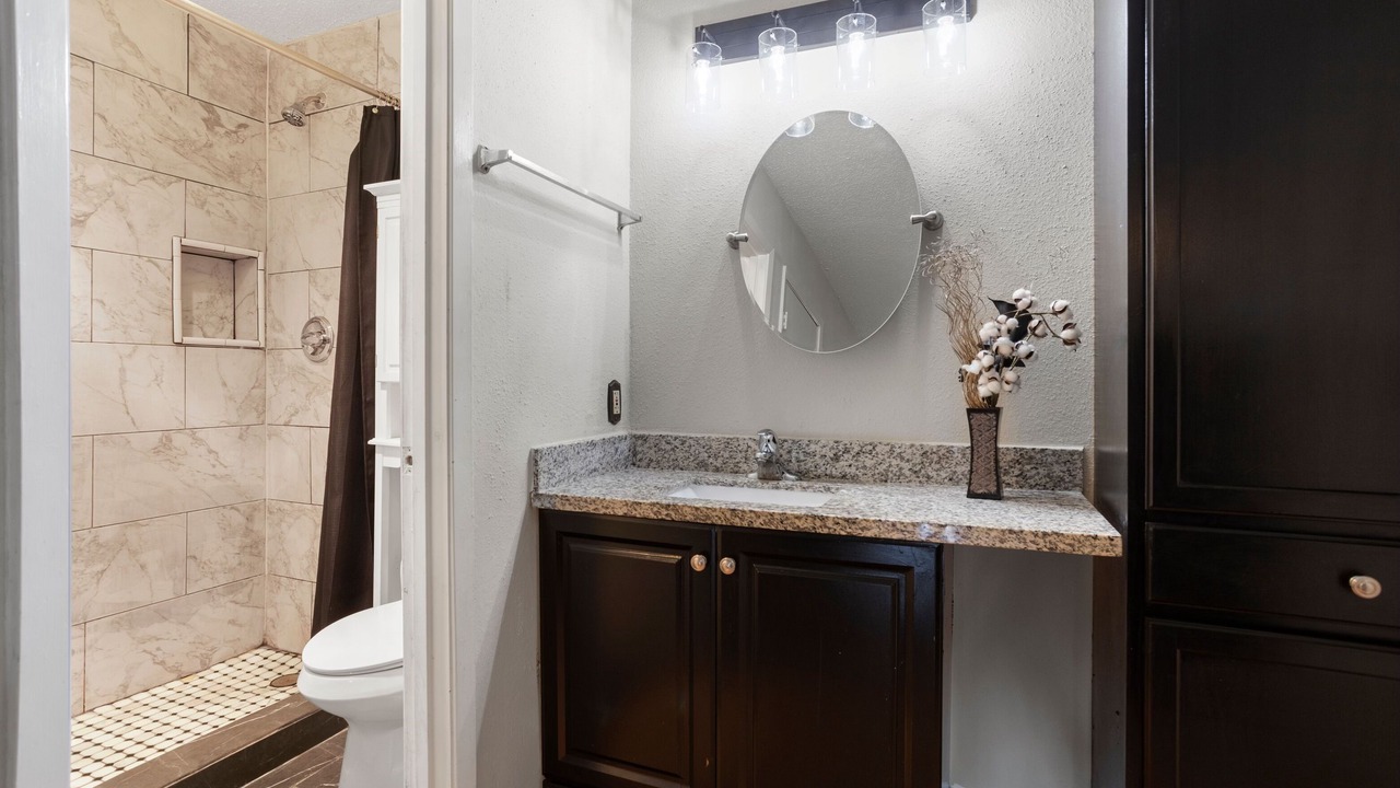 Photo of Bathroom in Woodlake - Briar Meadow