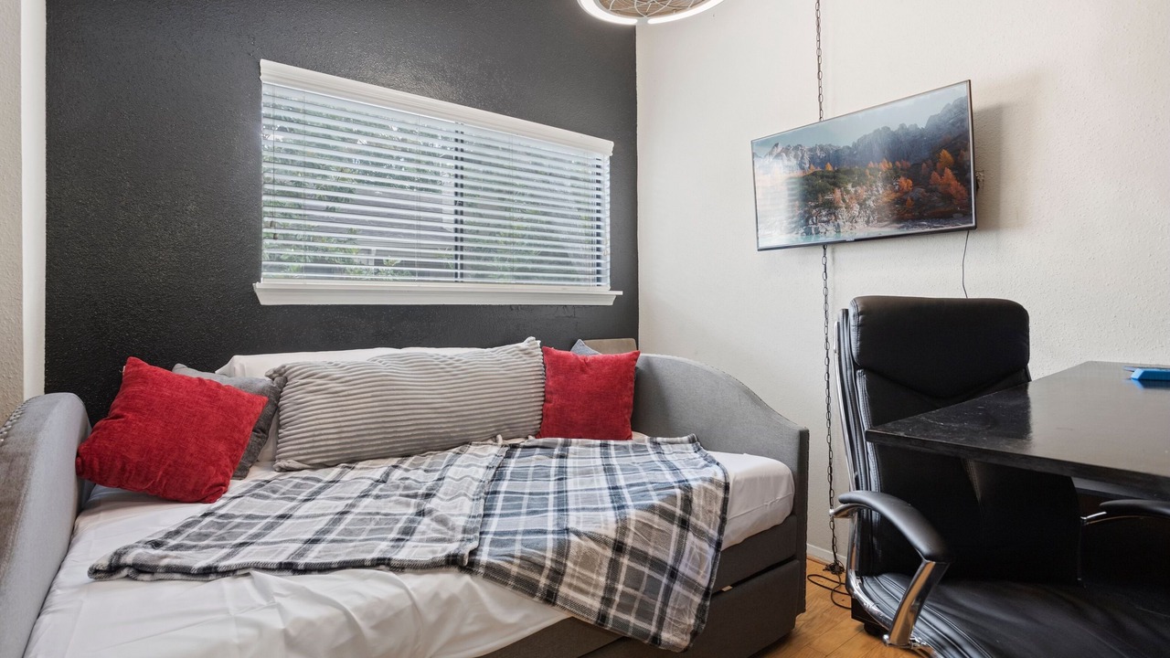Photo of Bedroom in Woodlake - Briar Meadow