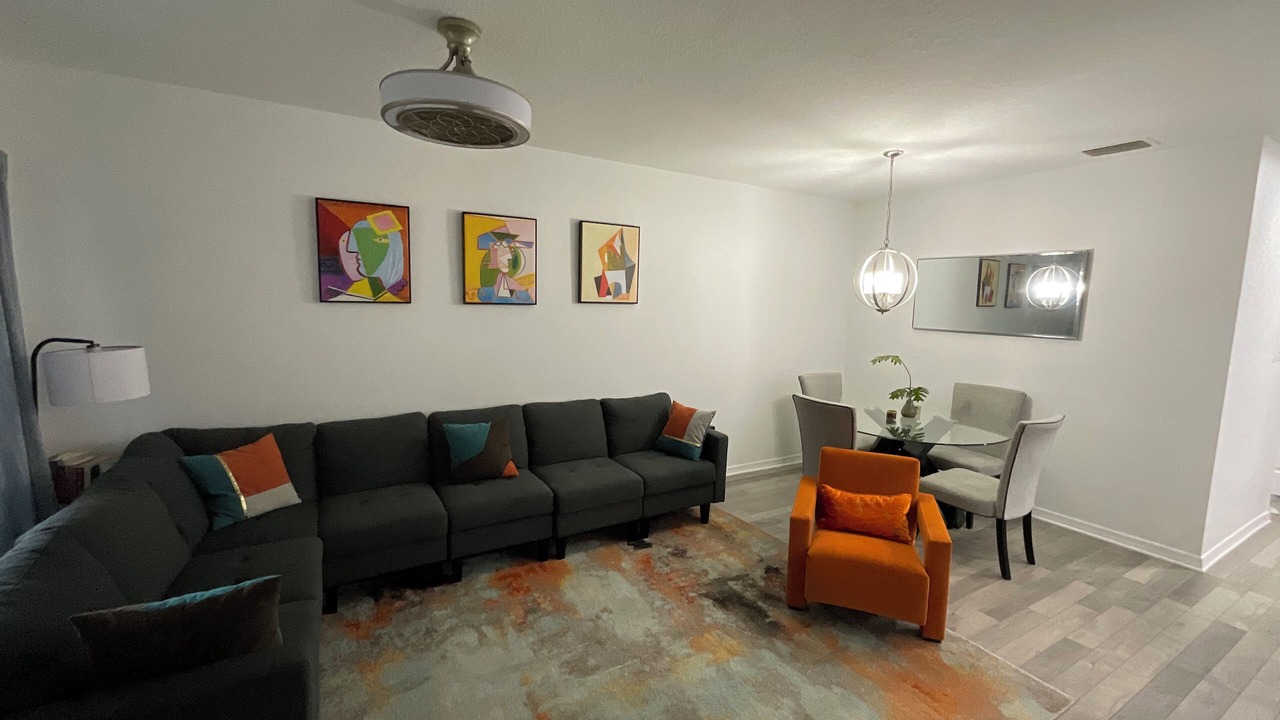 Photo of Livingroom in Riverview
