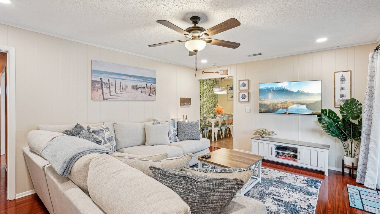 Photo of Livingroom in Pine Lakes