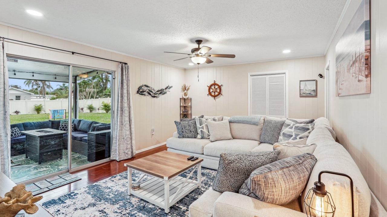 Photo of Livingroom in Pine Lakes