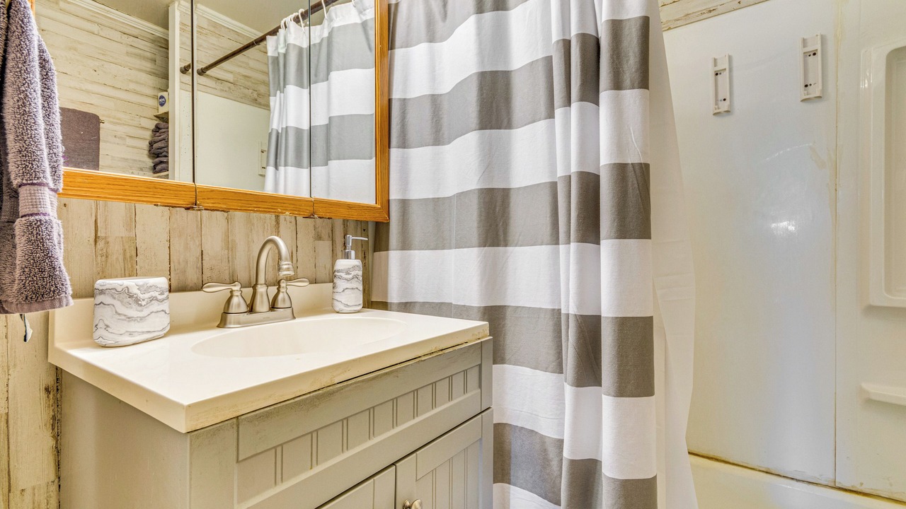 Photo of Bathroom in Pine Bluff