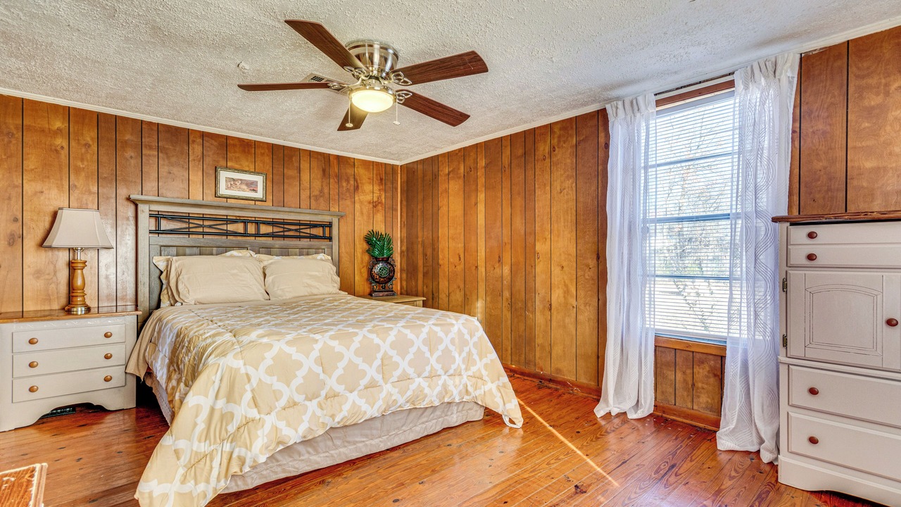 Photo of Bedroom in Pine Bluff