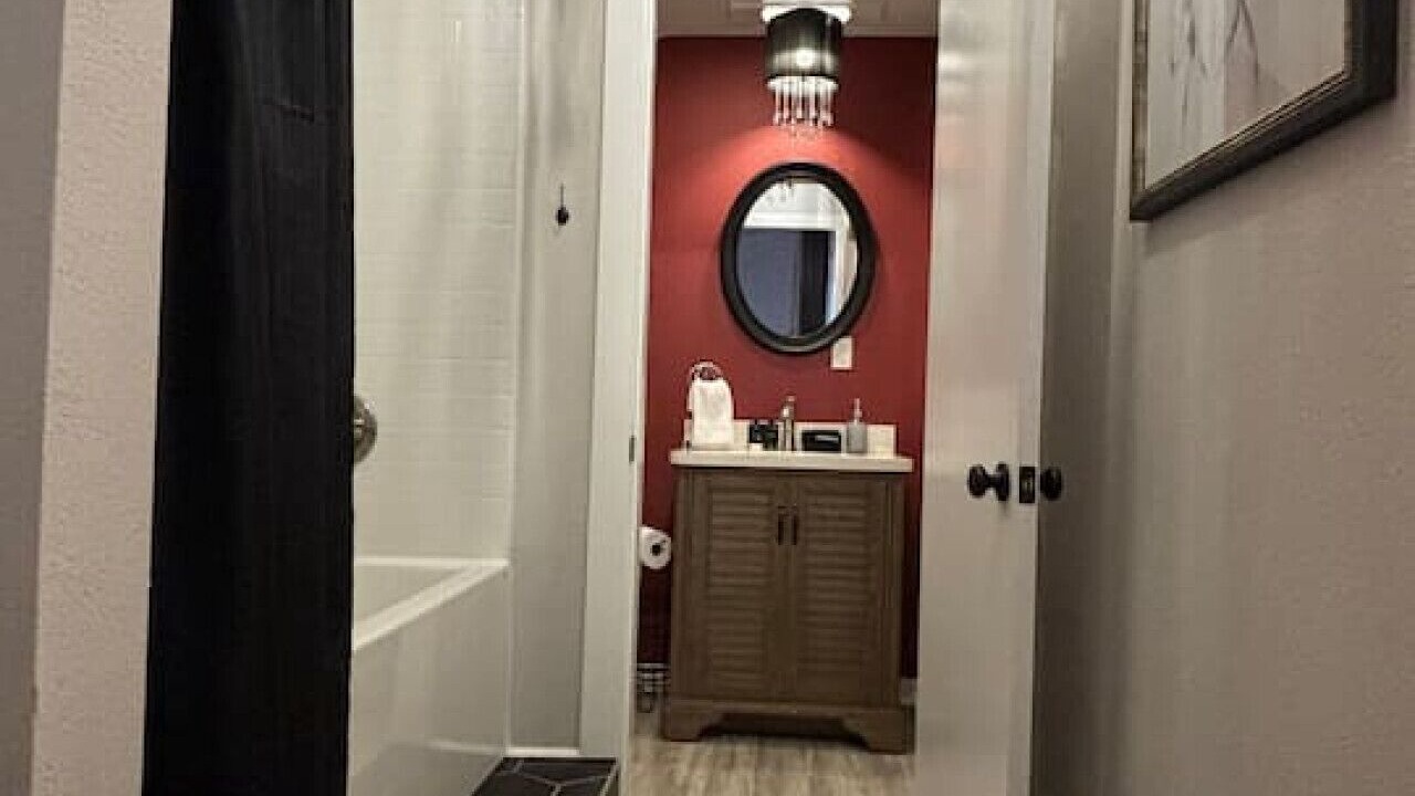 Photo of Bathroom in Eureka Springs Historic District