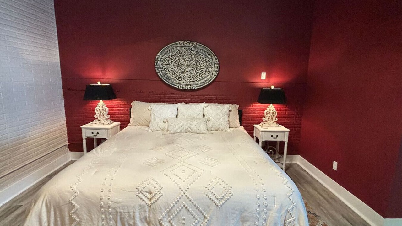 Photo of Bedroom in Eureka Springs Historic District