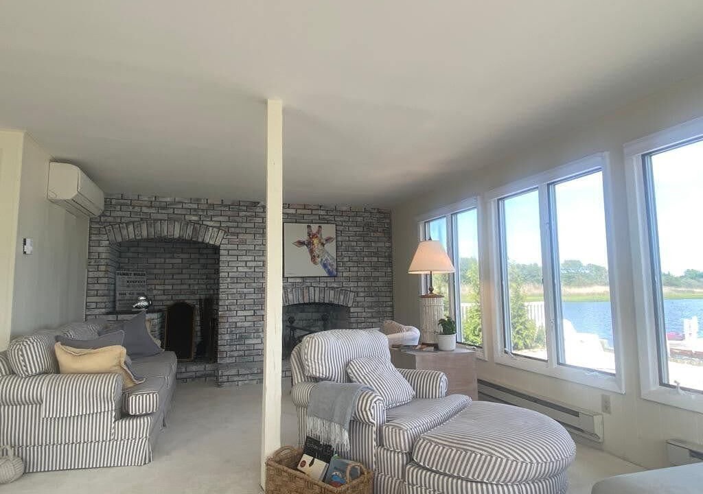 Photo of Livingroom in High Bar Harbor