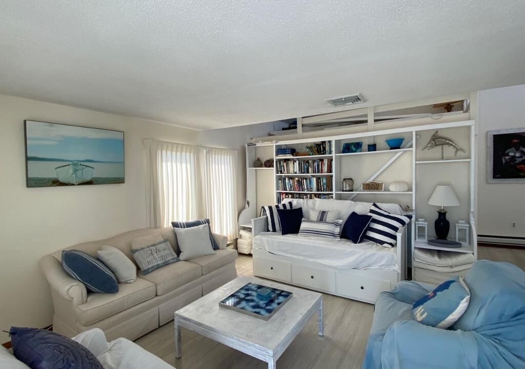 Photo of Livingroom in High Bar Harbor