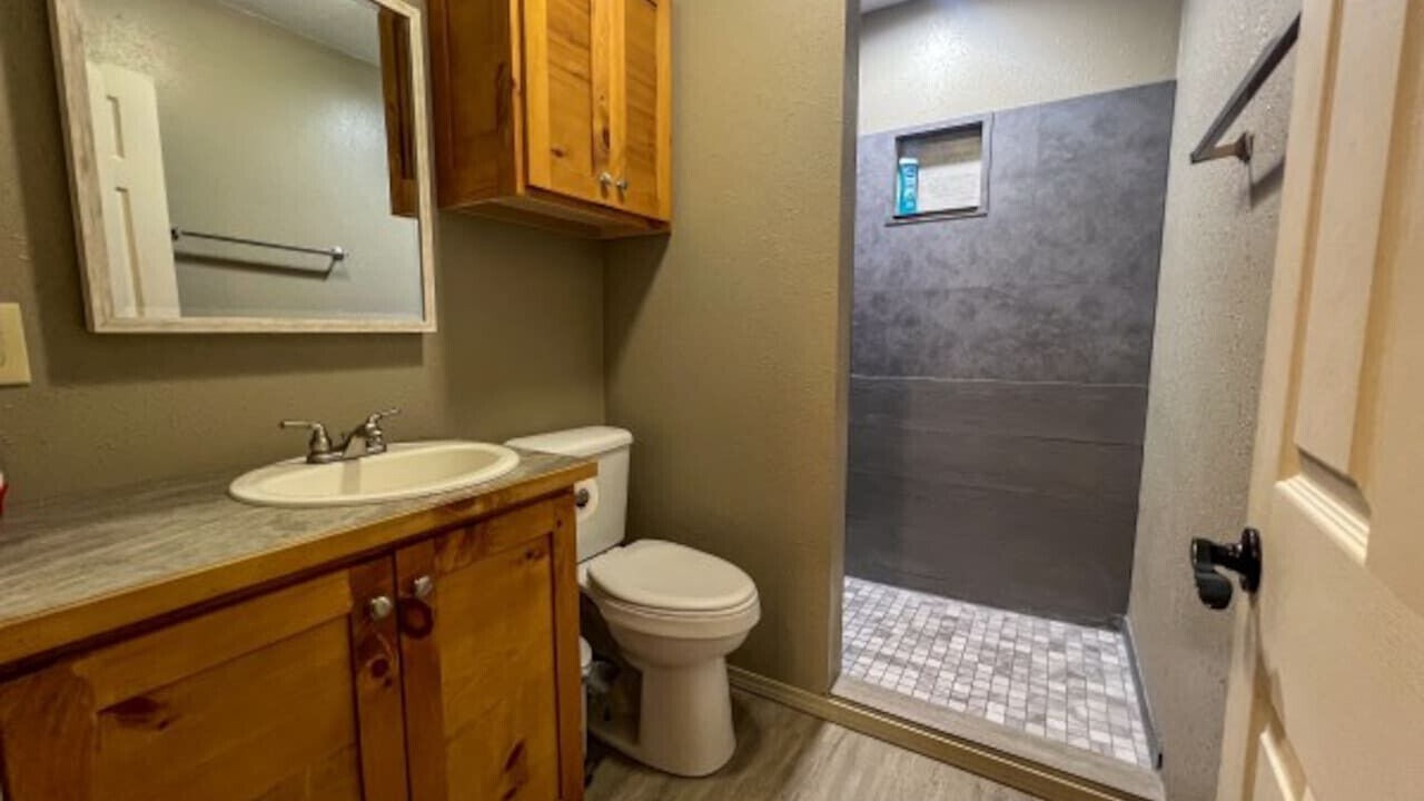 Photo of Bathroom in Daisy