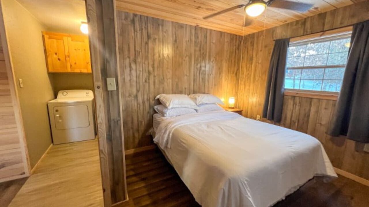 Photo of Bedroom in Daisy