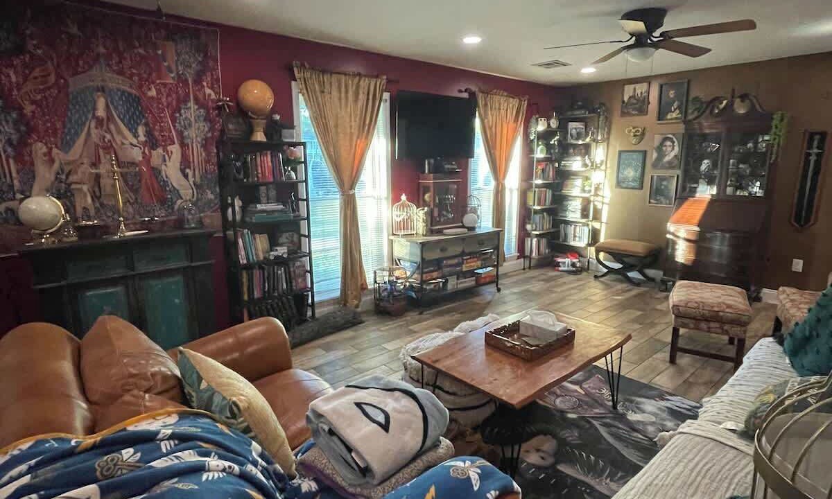Photo of Livingroom in Highlands - Perkins