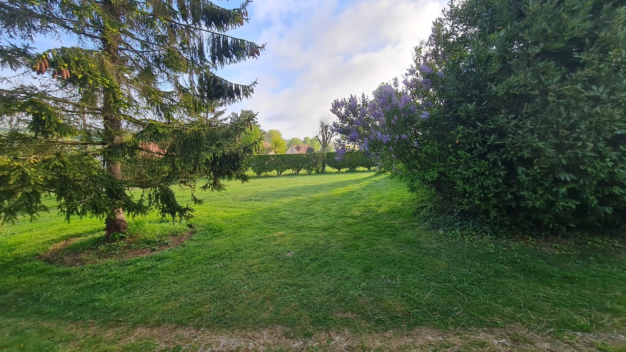 Photo of Outdoor in Vron