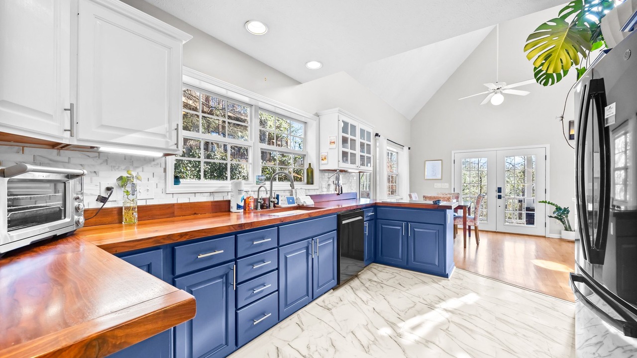Photo of Kitchen in Lake Junaluska
