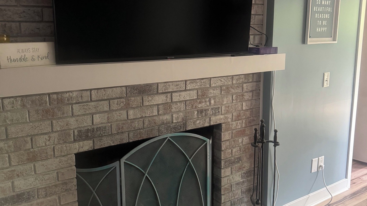 Photo of Livingroom in Albemarle