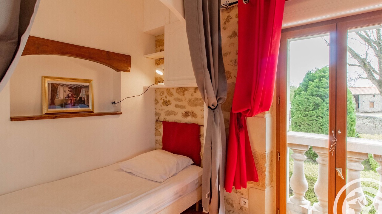 Photo of Bedroom in Saint-Georges-sur-Layon
