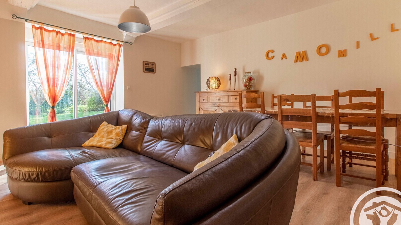 Photo of Livingroom in Saint-Georges-des-Gardes