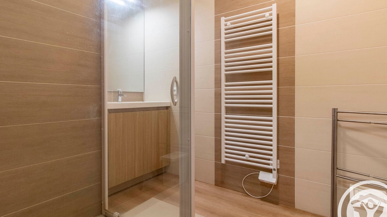 Photo of Bathroom in Saint-Georges-des-Gardes