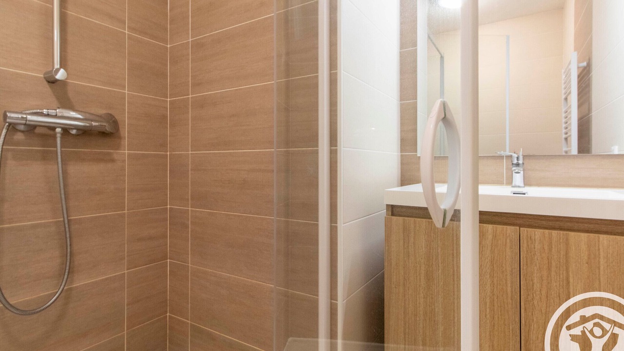 Photo of Bathroom in Saint-Georges-des-Gardes