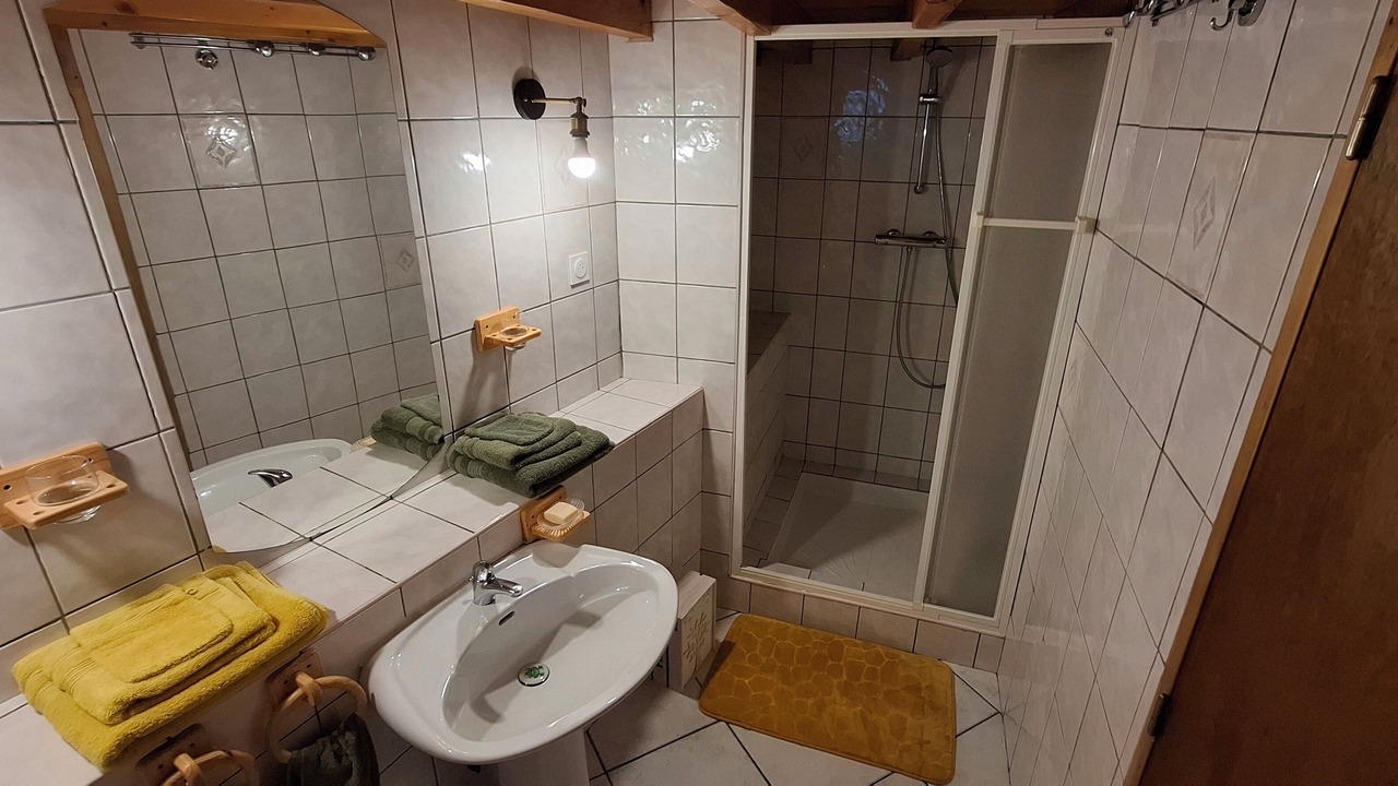Photo of Bathroom in Banne