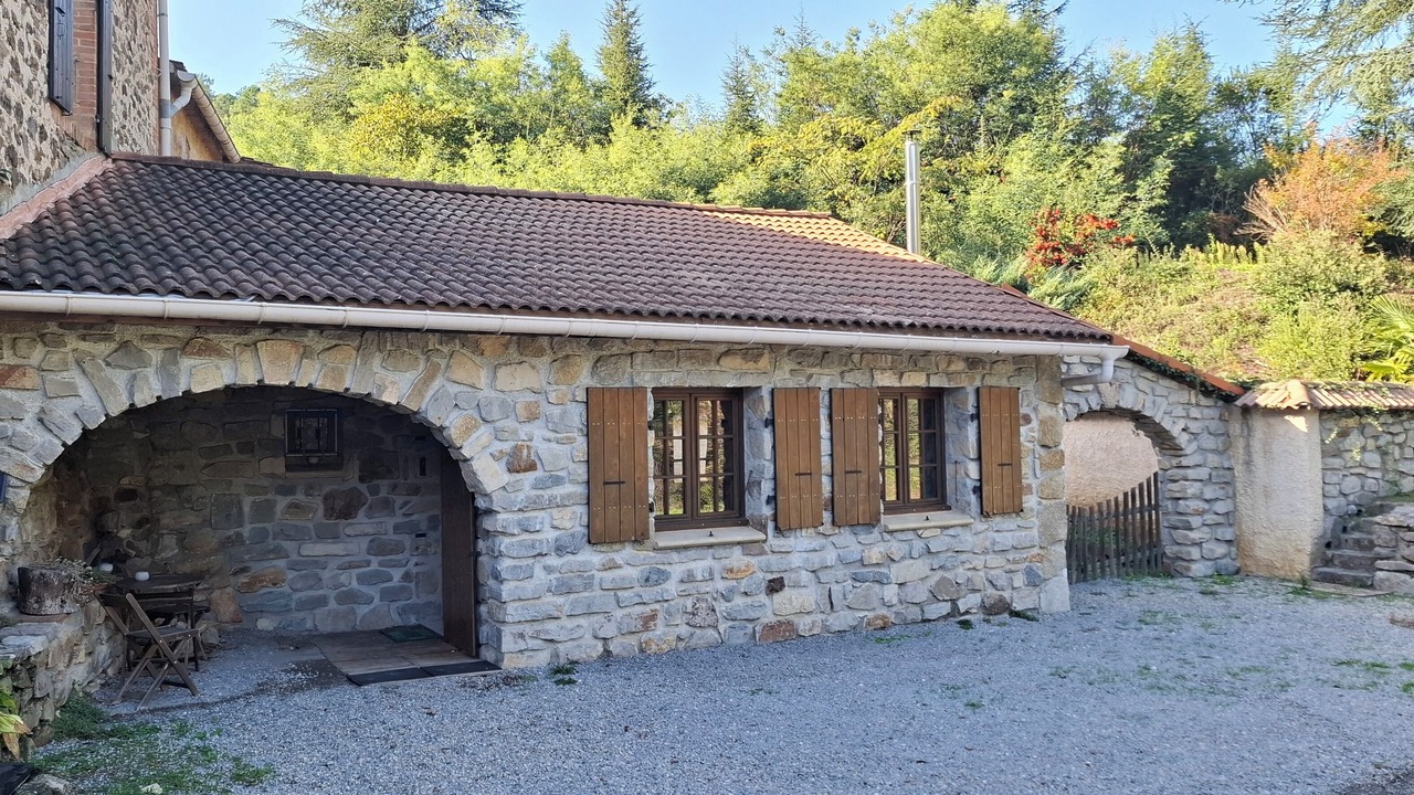 Photo of Outdoor in Banne