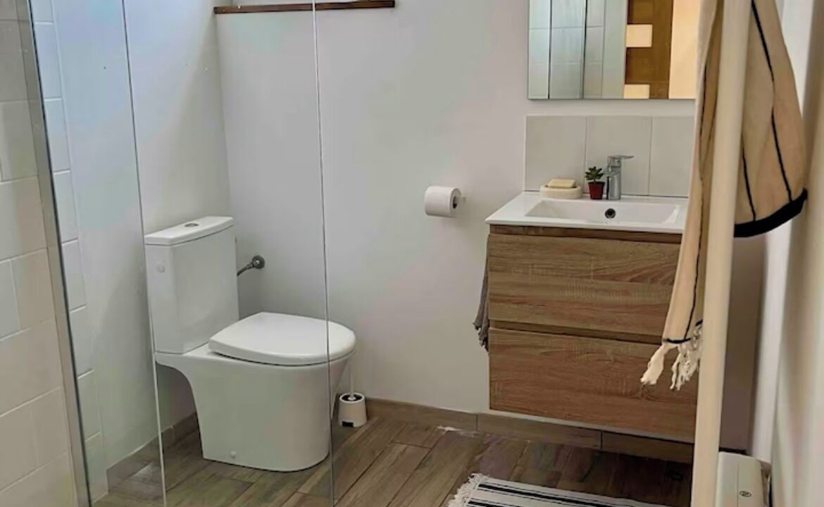Photo of Bathroom in Sauveterre-de-Rouergue