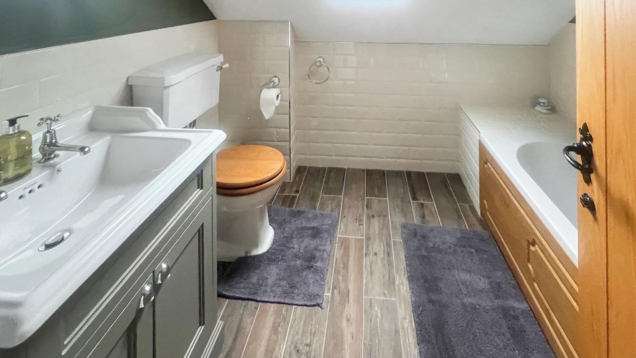 Photo of Bathroom in Chepstow