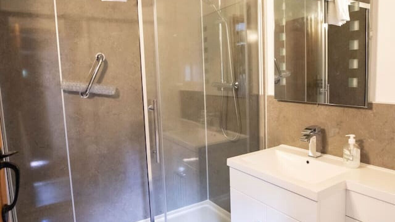 Photo of Bathroom in Wainhouse Corner