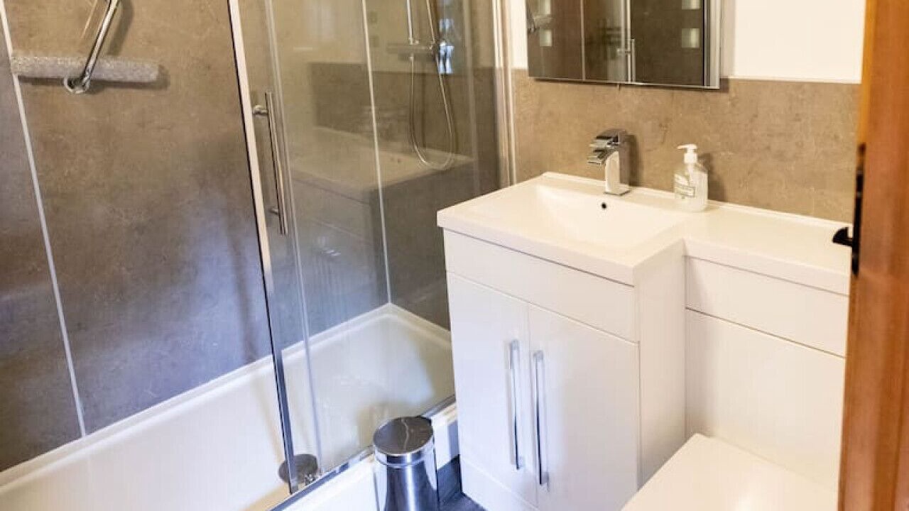 Photo of Bathroom in Wainhouse Corner