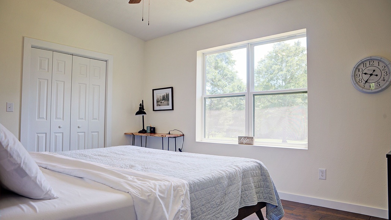 Photo of Bedroom in Redlick
