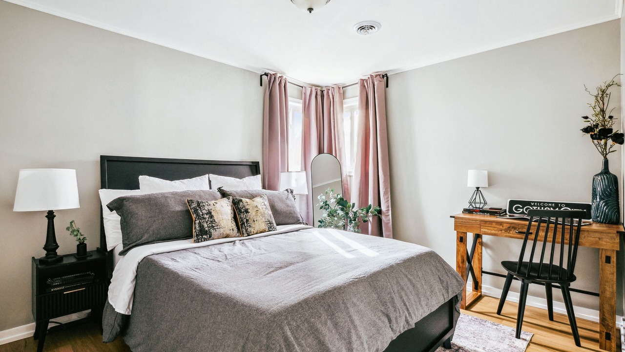 Photo of Bedroom in Homewood