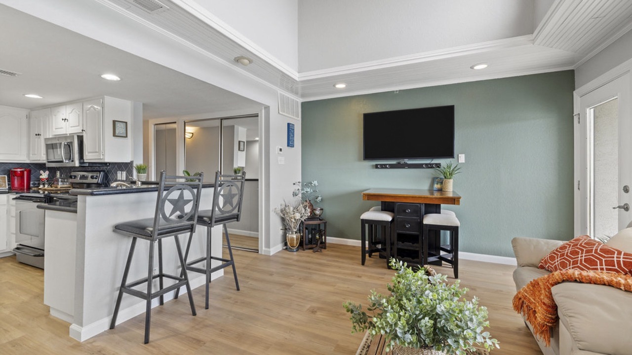 Photo of Livingroom in Briarcliff