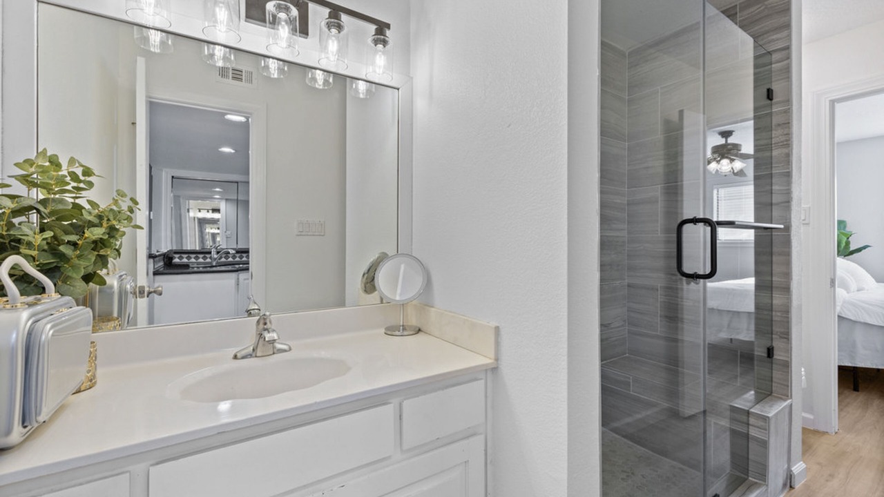 Photo of Bathroom in Briarcliff