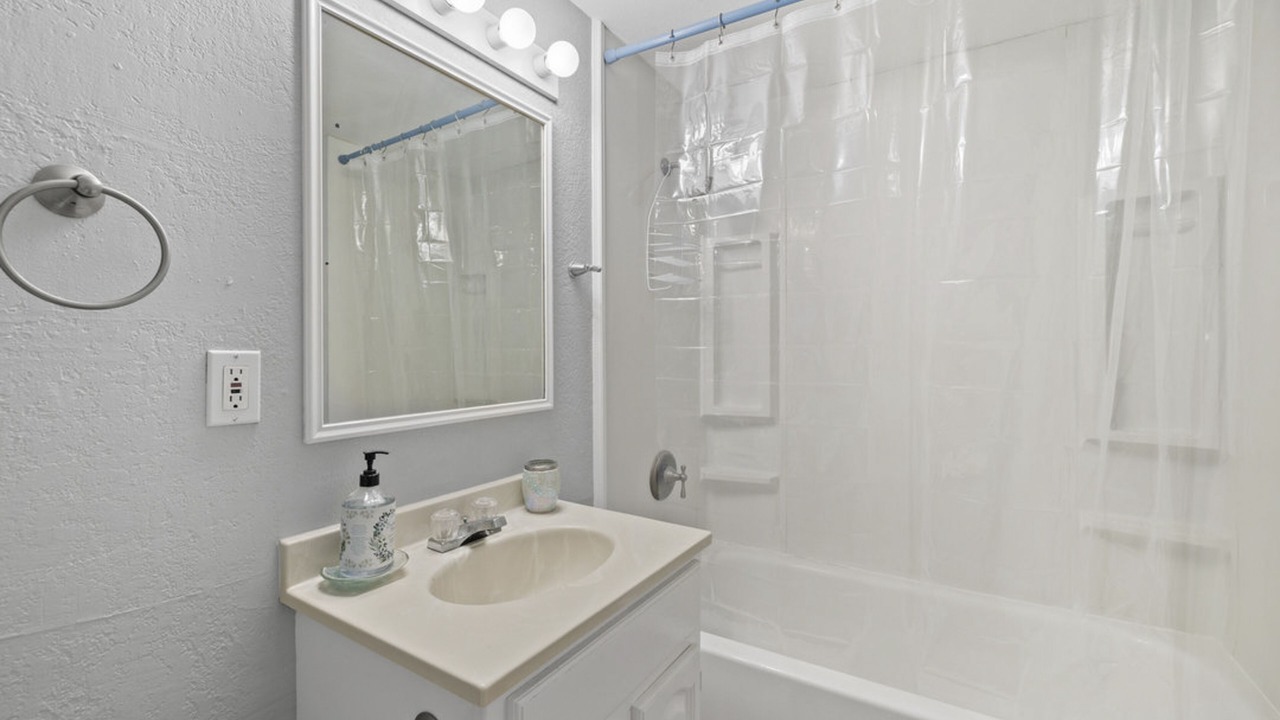 Photo of Bathroom in Briarcliff
