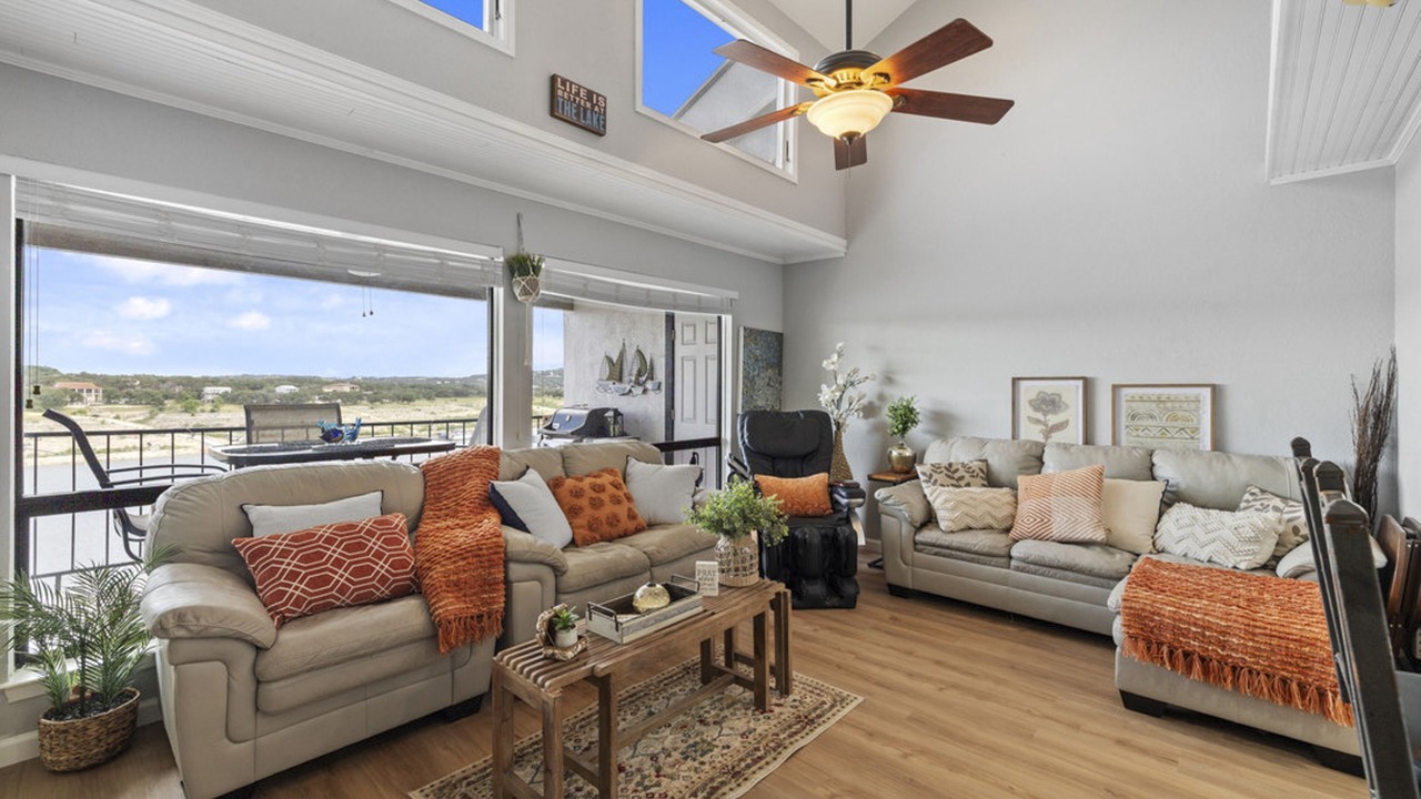 Photo of Livingroom in Briarcliff