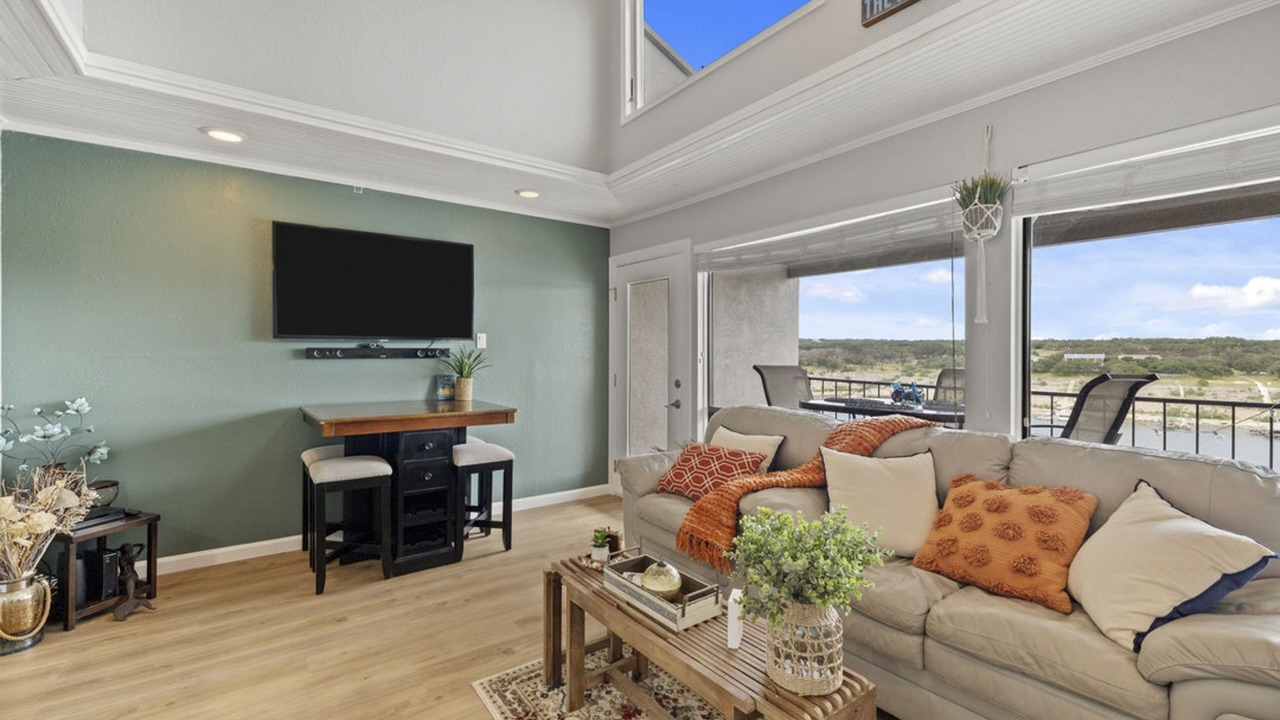 Photo of Livingroom in Briarcliff