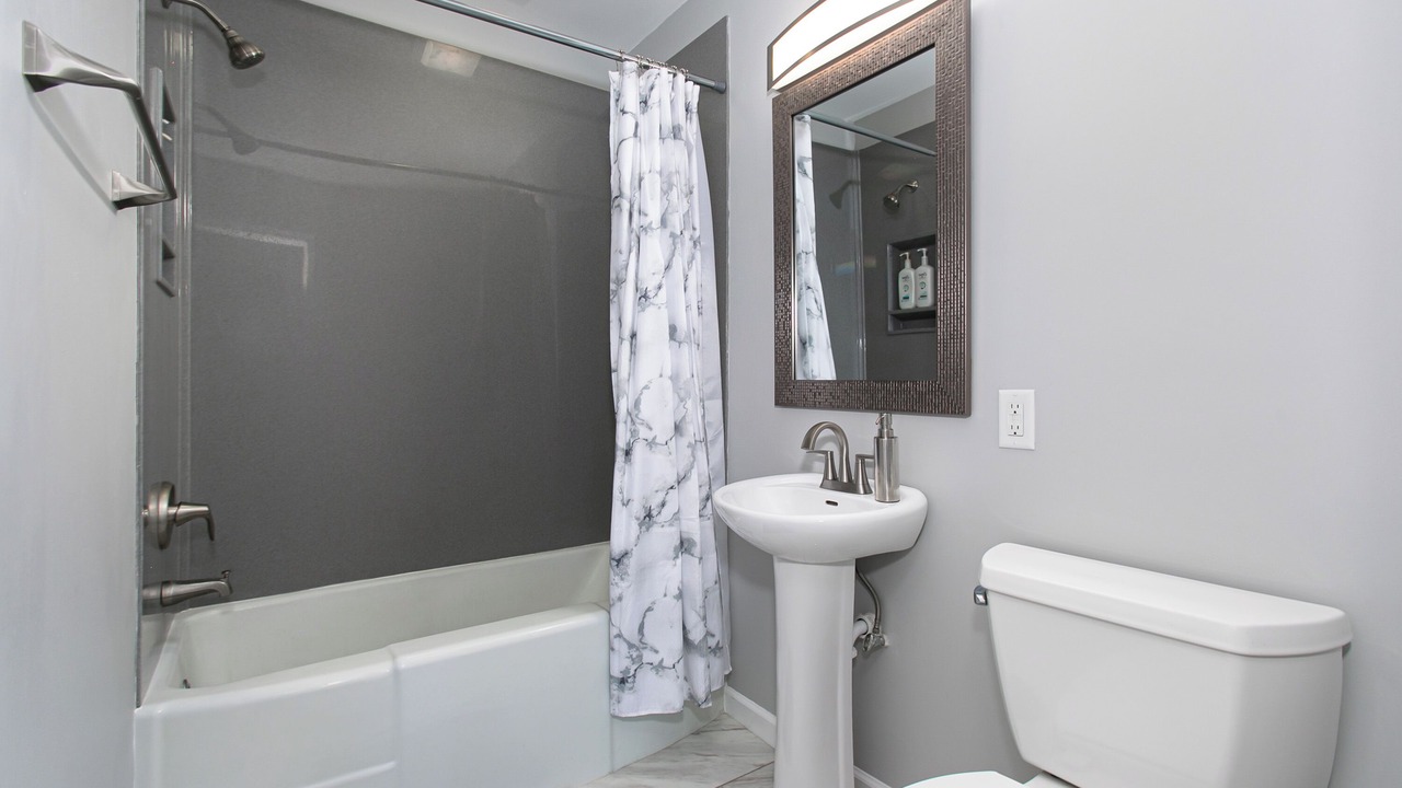 Photo of Bathroom in College Hill