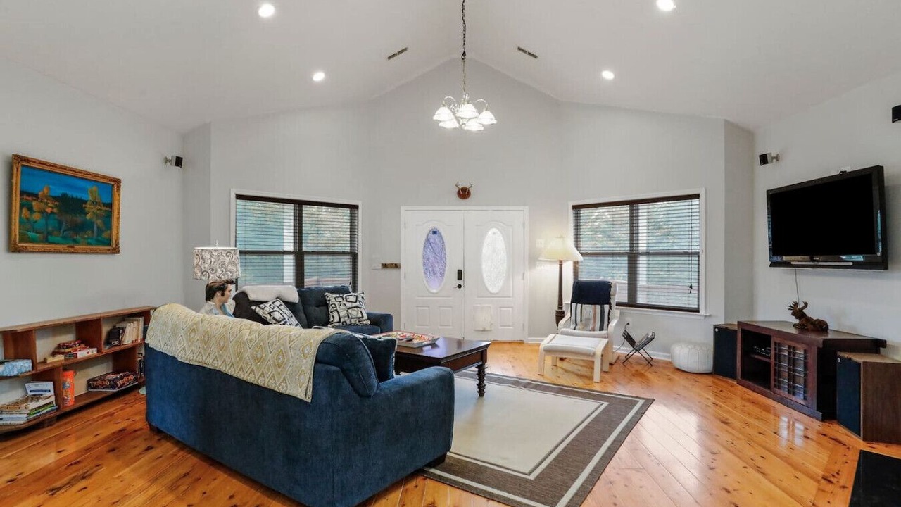 Photo of Livingroom in Front Royal