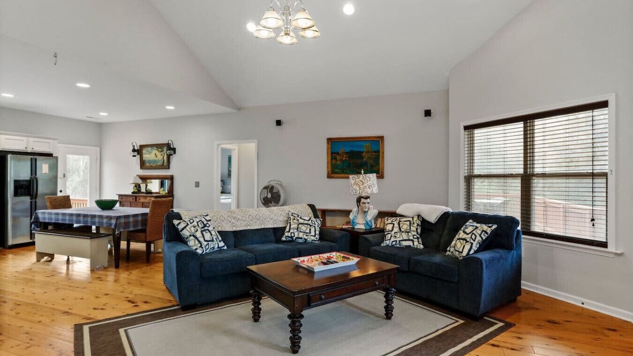 Photo of Livingroom in Front Royal